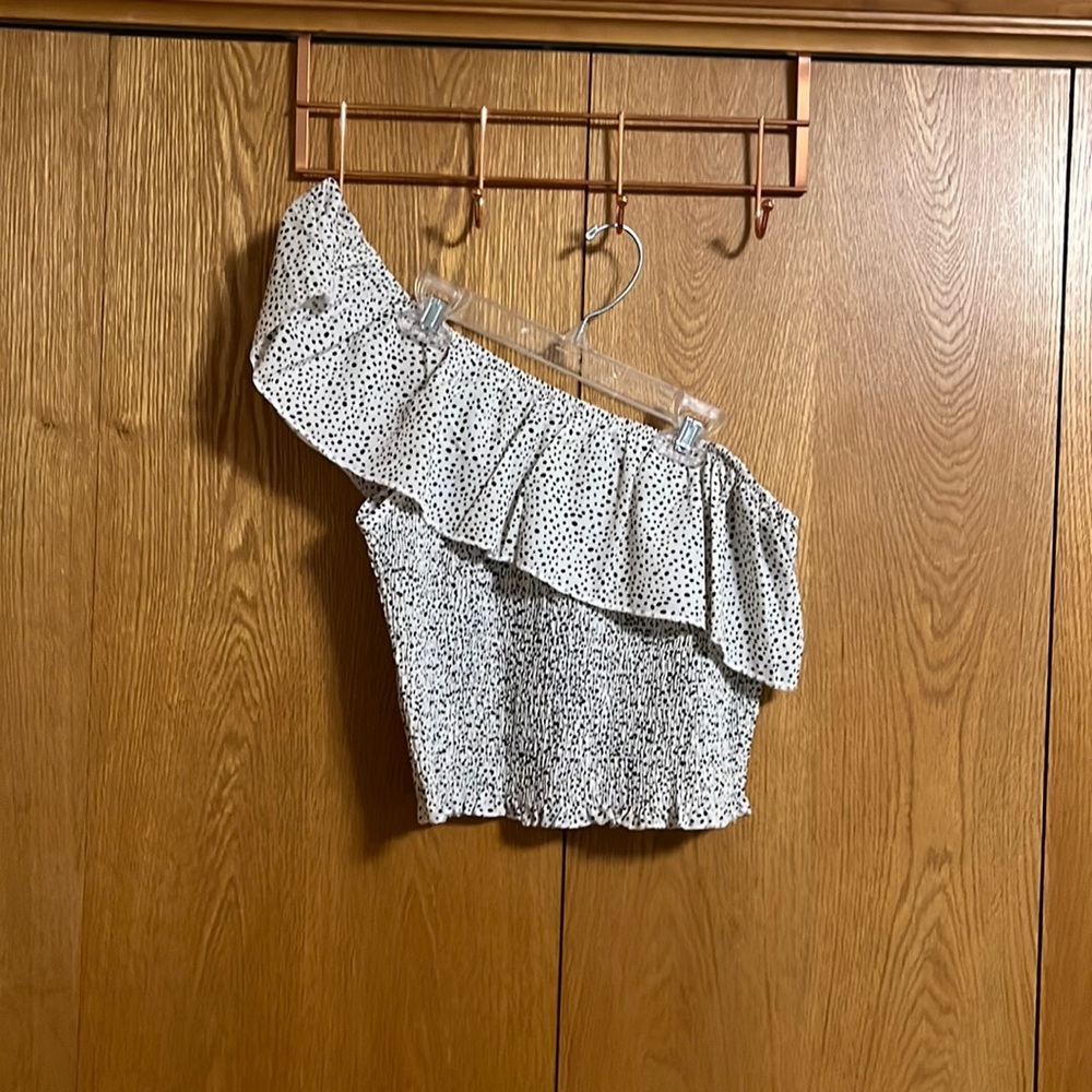 L One Shoulder Top
